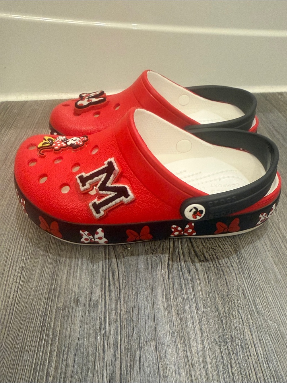 Minnie Mouse Light Up Crocs